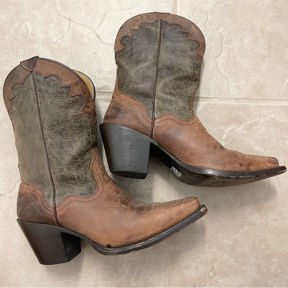 Gorgeous J.B. Dillon distressed leather cowgirl booties! - Picture 3 of 17